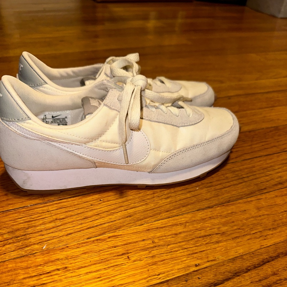 Nike sneakers barely worn